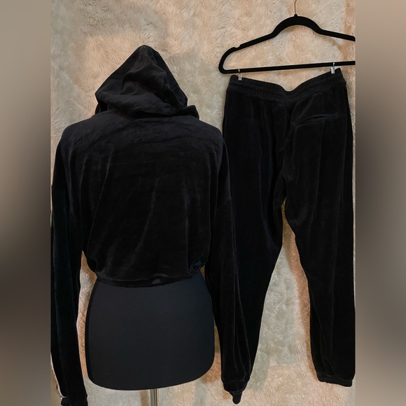 LIMITED EDITION ADIDAS ORIGINALS VELOUR TRACK SUIT - Picture 3 of 7